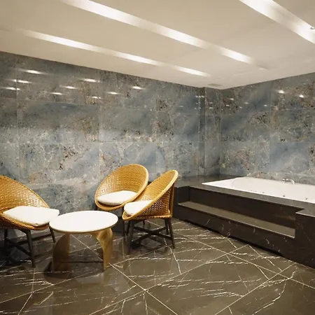 A Designer In The Heart Of Apartment *